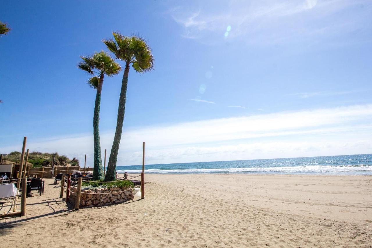 Perfectly Located Beachside Apartment In Elviria Marbella Exterior foto